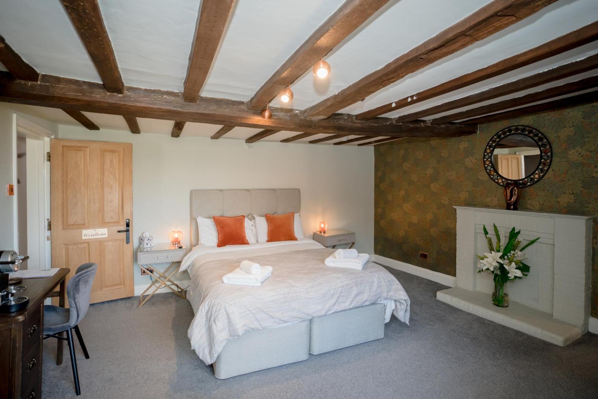 Tottington Manor Hotel Henfield المظهر الخارجي الصورة