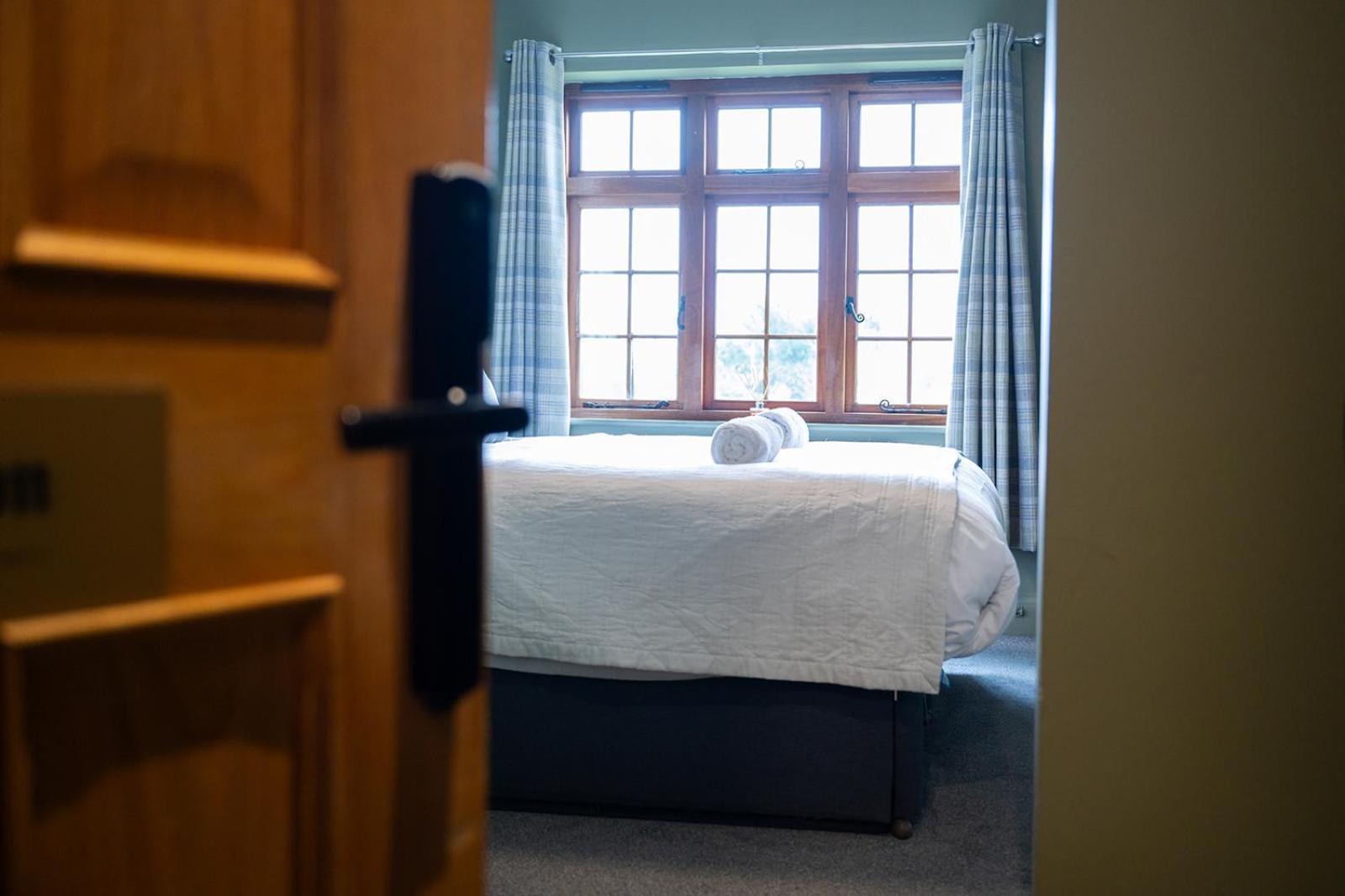 Tottington Manor Hotel Henfield المظهر الخارجي الصورة